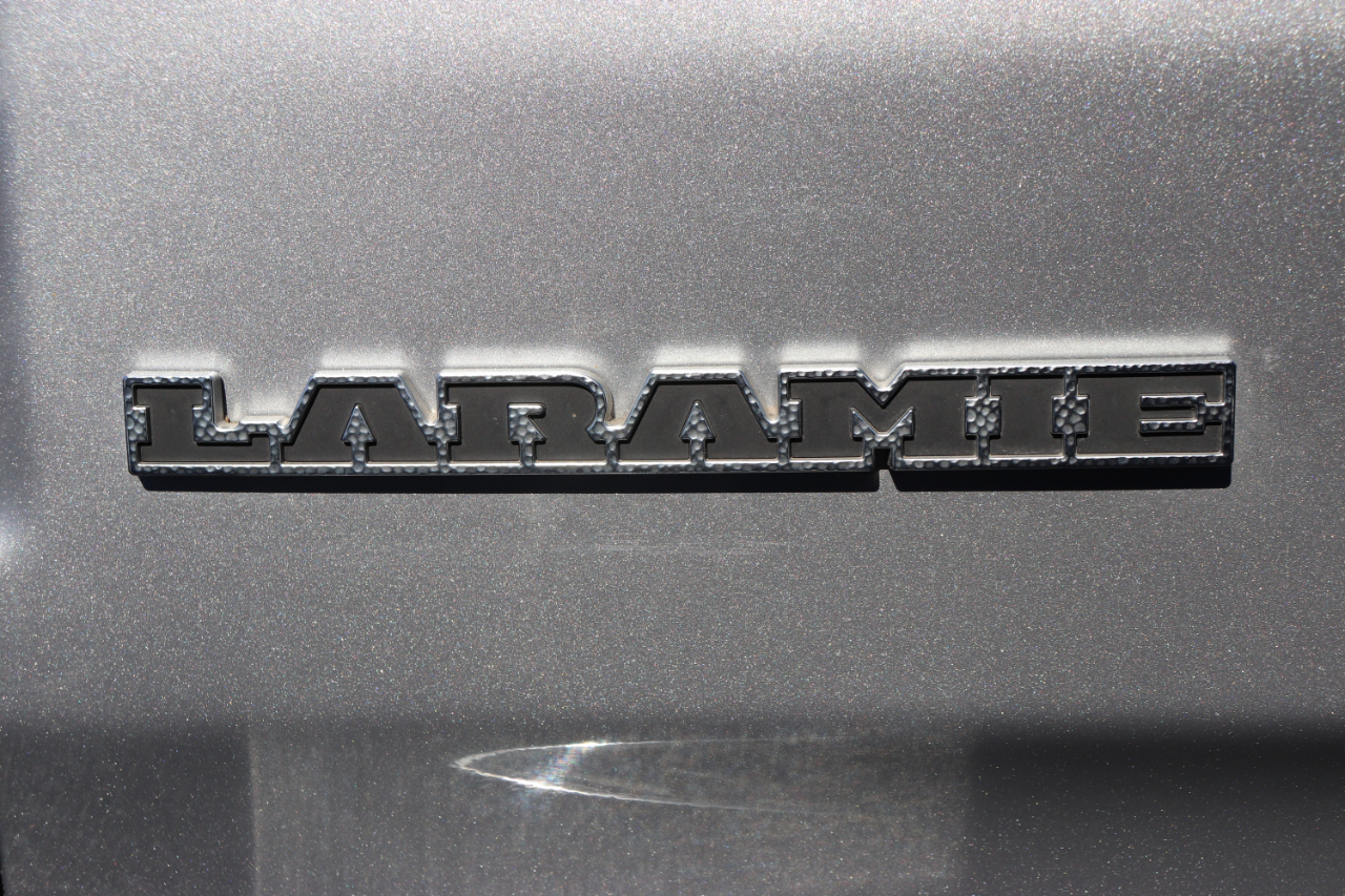 RAM 1500 Laramie 4x4 Crew Cab 5'7" Box 2025 RAM 1500 Laramie 4x4 Crew Cab 5'7" Box 2025