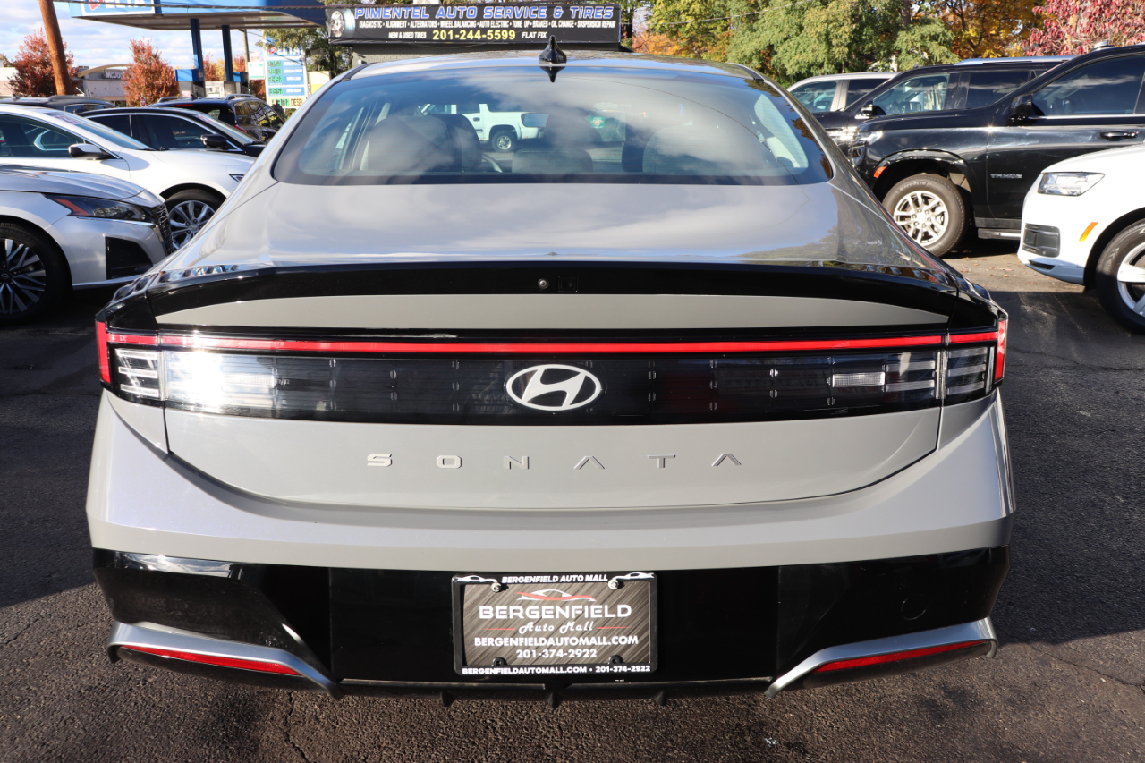 Hyundai Sonata SEL 2.5L FWD 2024 Hyundai Sonata SEL 2.5L FWD 2024