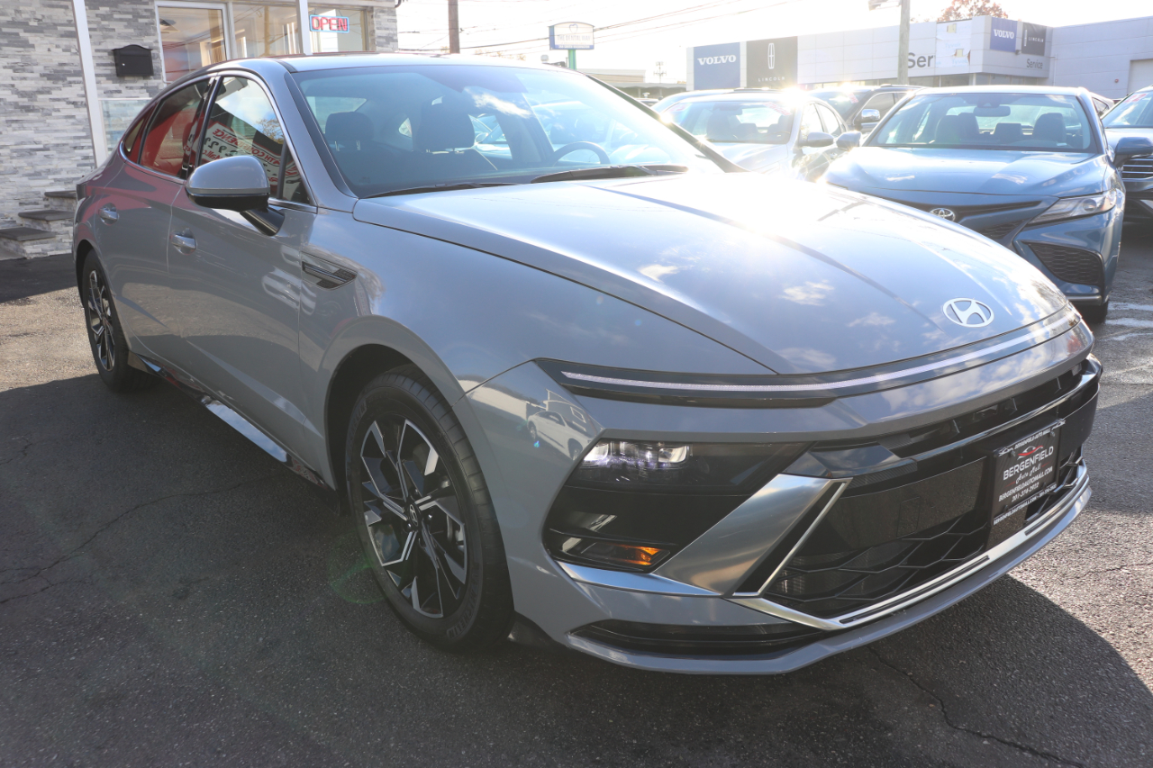 Hyundai Sonata SEL 2.5L FWD 2024 Hyundai Sonata SEL 2.5L FWD 2024