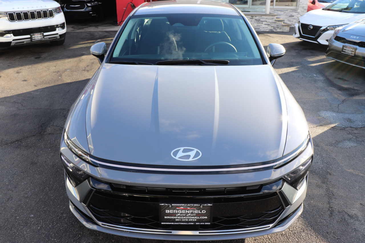 Hyundai Sonata SEL 2.5L FWD 2024 Hyundai Sonata SEL 2.5L FWD 2024