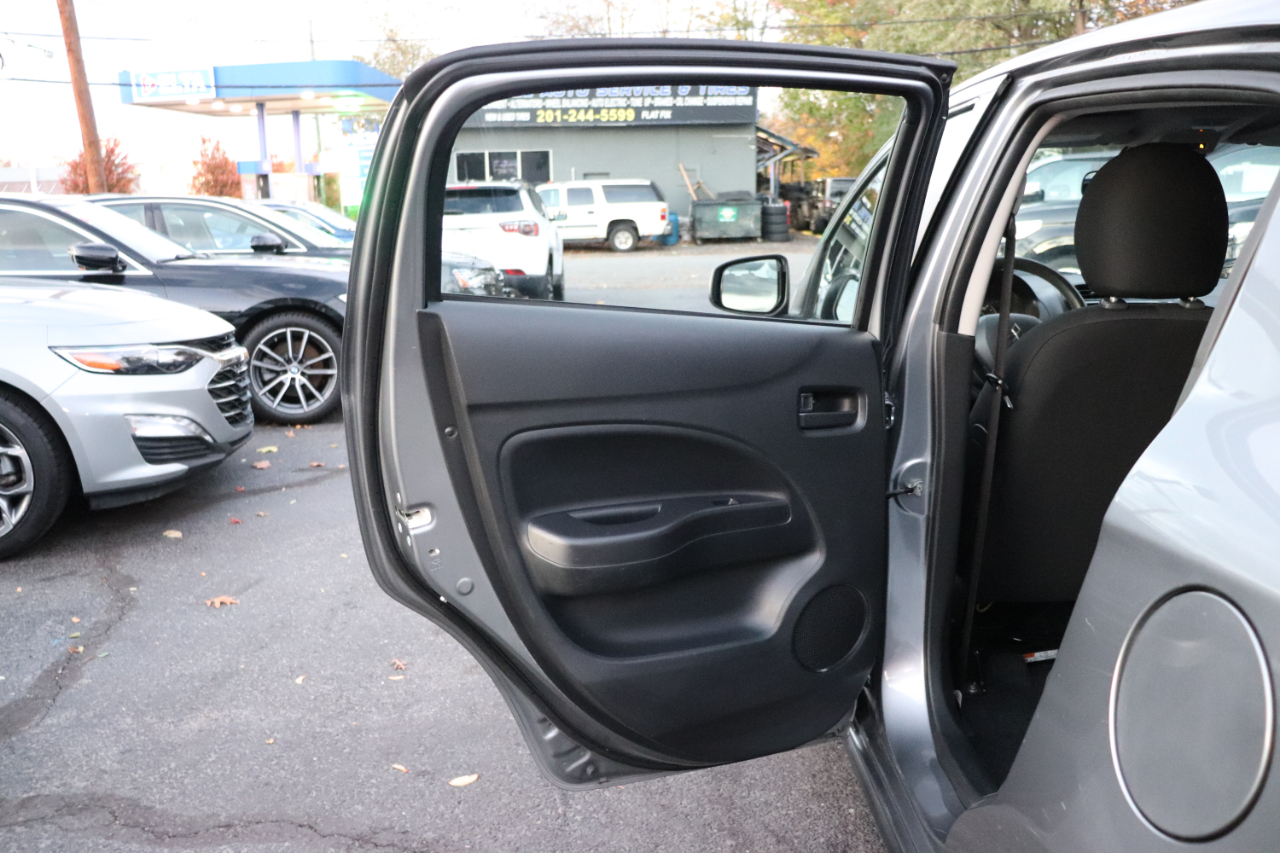 Mitsubishi Mirage ES CVT 2022 Mitsubishi Mirage ES CVT 2022