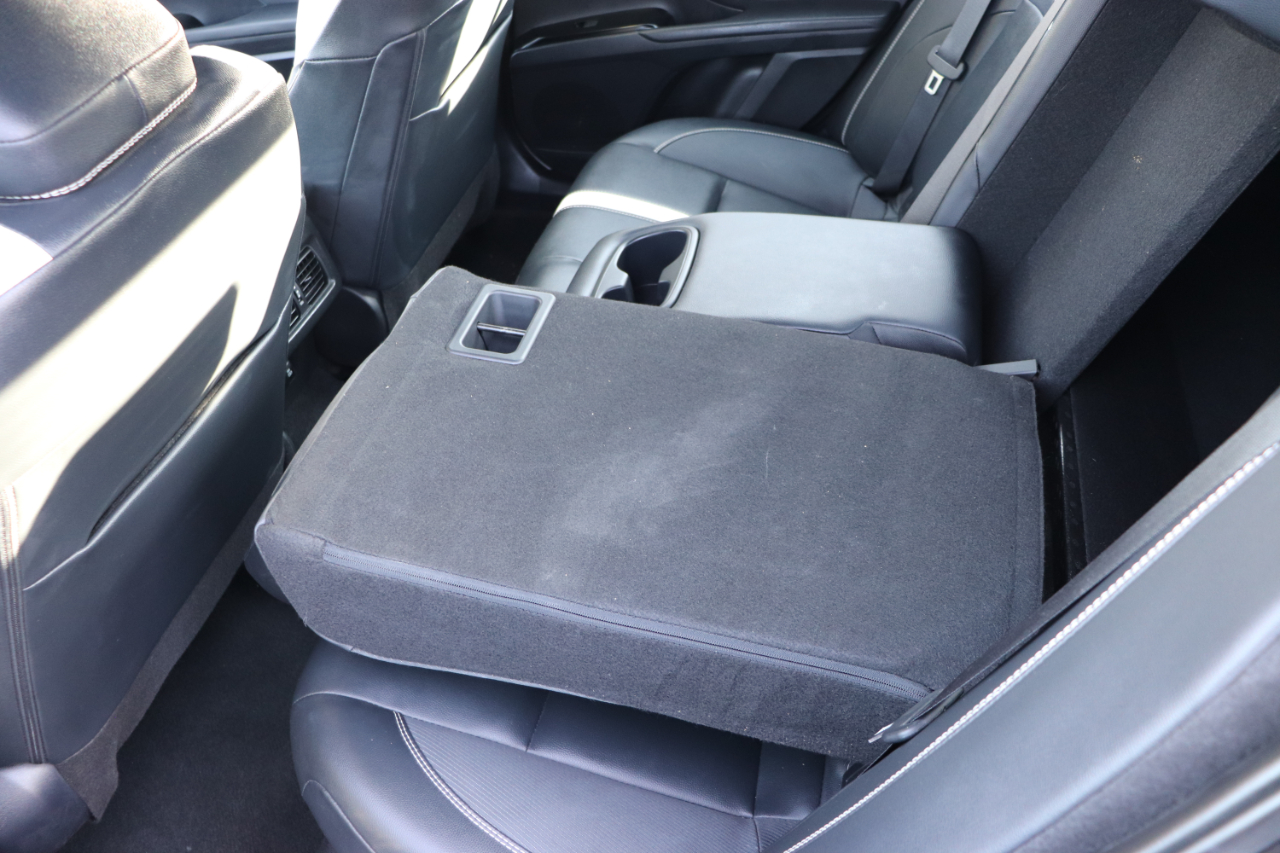 Toyota Camry SE Hyb 4D Sedan FWD 2025