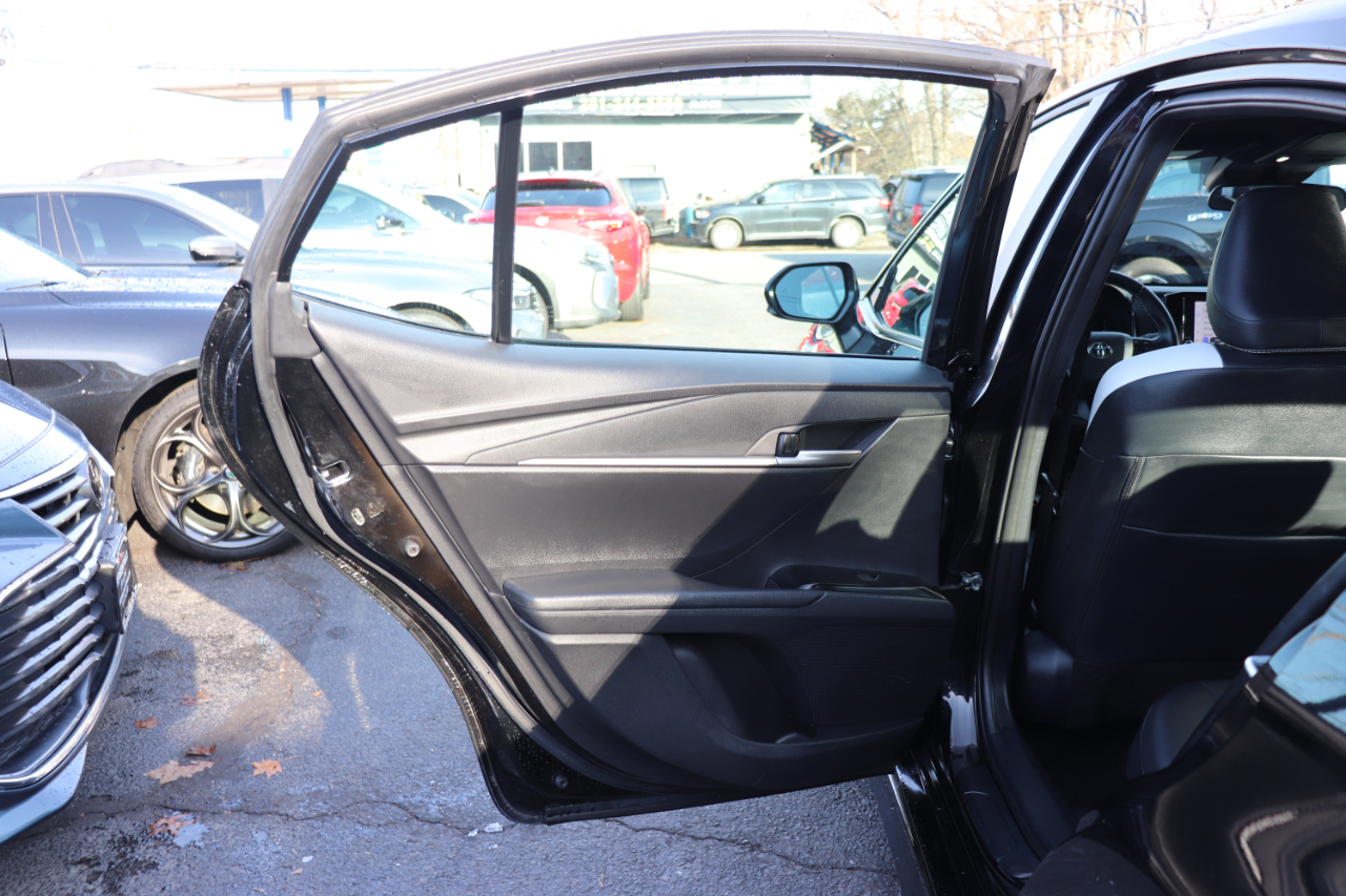 Toyota Camry SE Hyb 4D Sedan FWD 2025