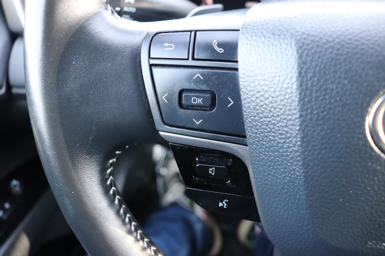 Toyota Camry SE Hyb 4D Sedan FWD 2025