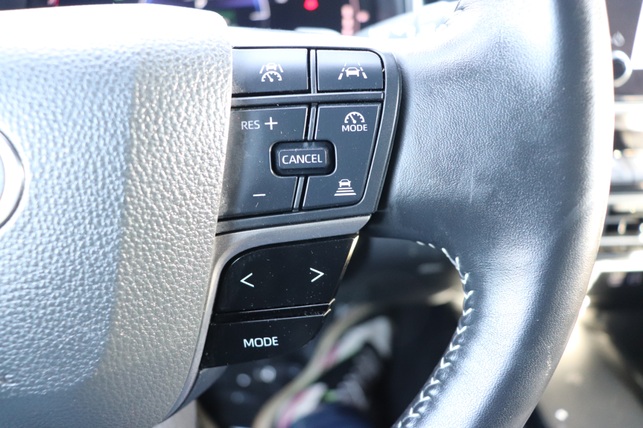 Toyota Camry SE Hyb 4D Sedan FWD 2025