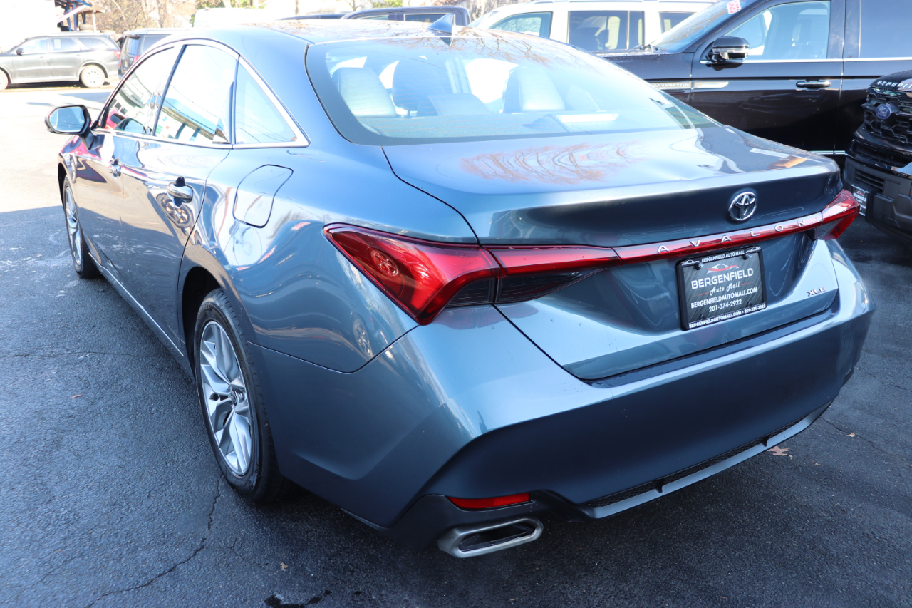 Toyota Avalon XLE FWD (Natl) 2022
