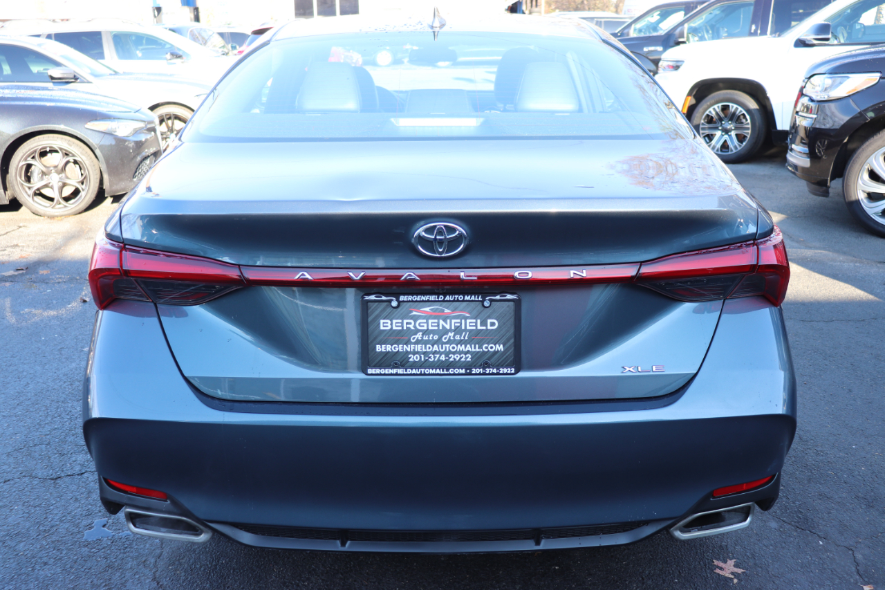 Toyota Avalon XLE FWD (Natl) 2022