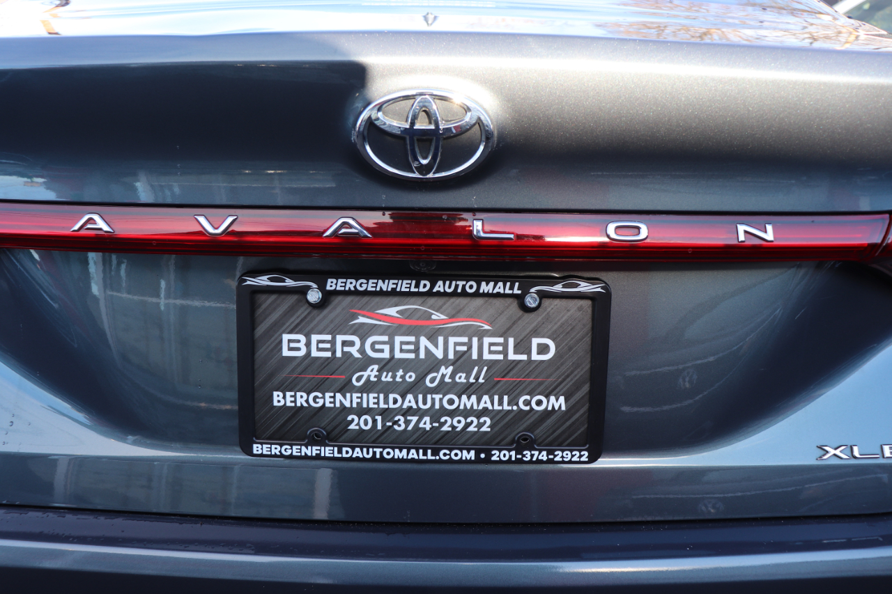 Toyota Avalon XLE FWD (Natl) 2022