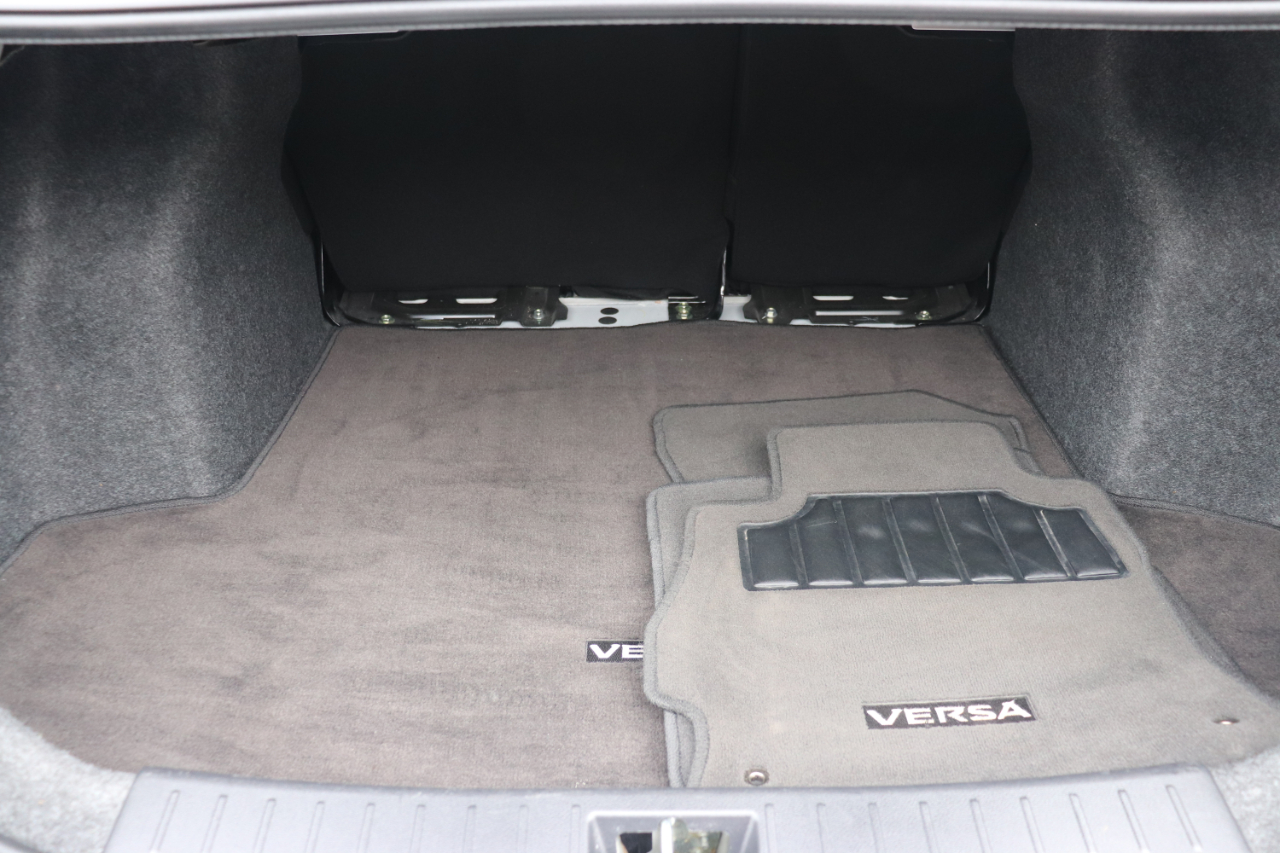 Nissan Versa SV CVT 2024