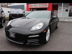 2016 Porsche Panamera 