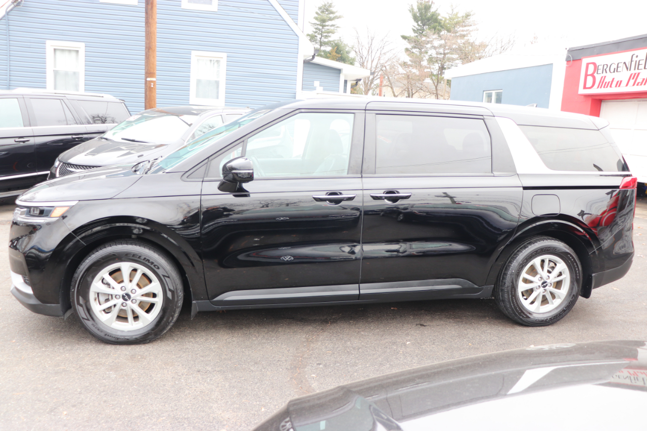 Kia Carnival LX FWD w/Seat Pkg 2024