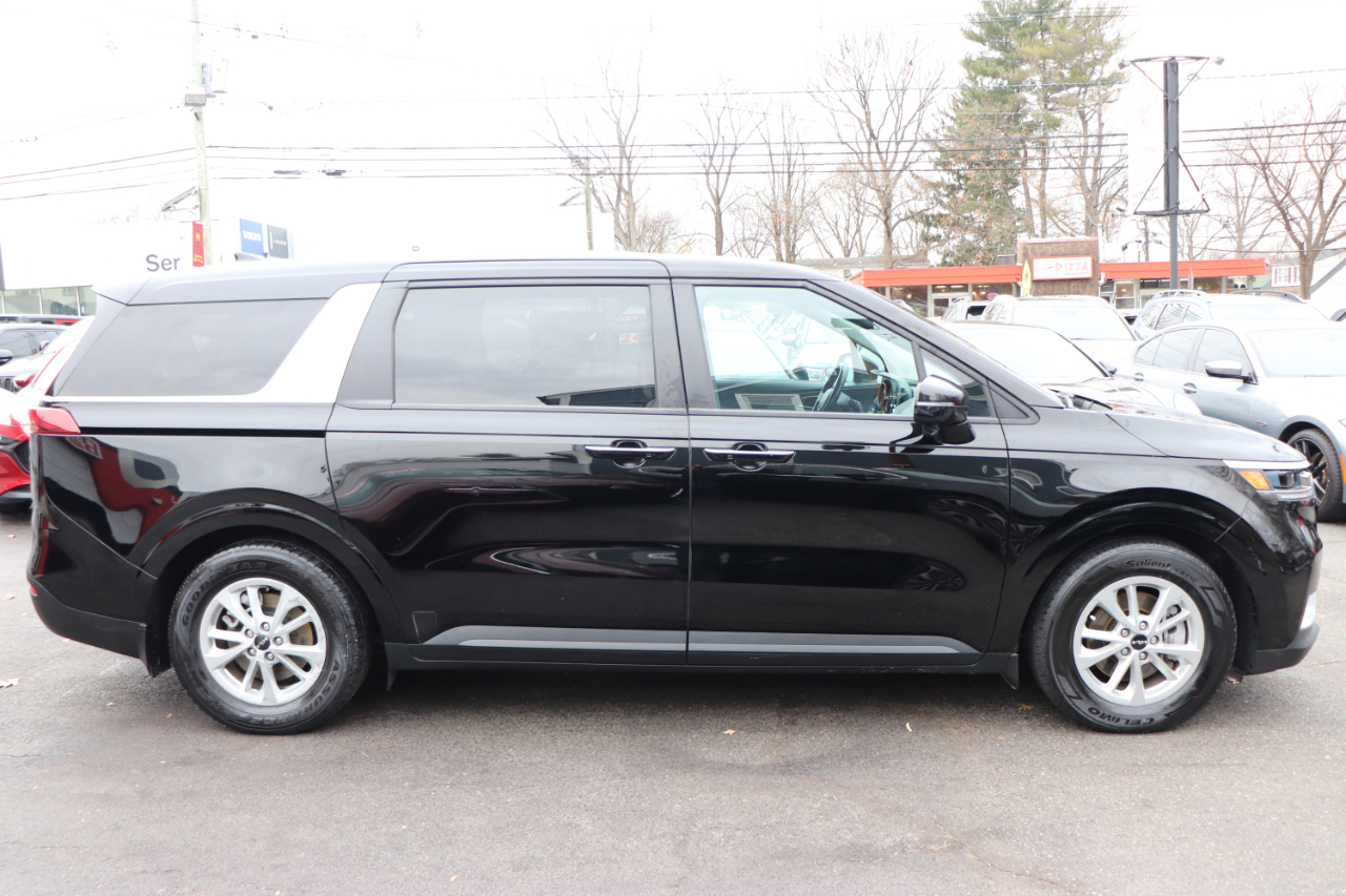 Kia Carnival LX FWD w/Seat Pkg 2024