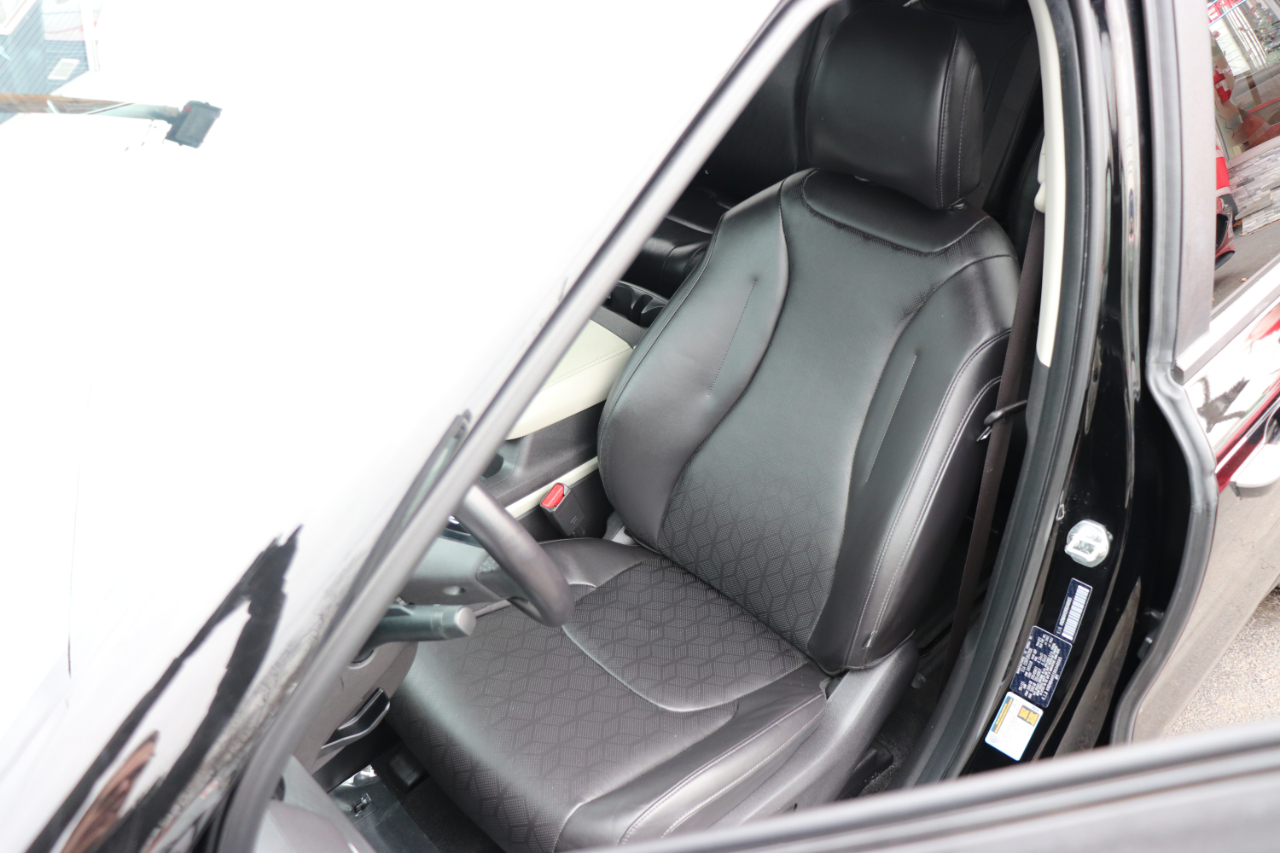 Kia Carnival LX FWD w/Seat Pkg 2024