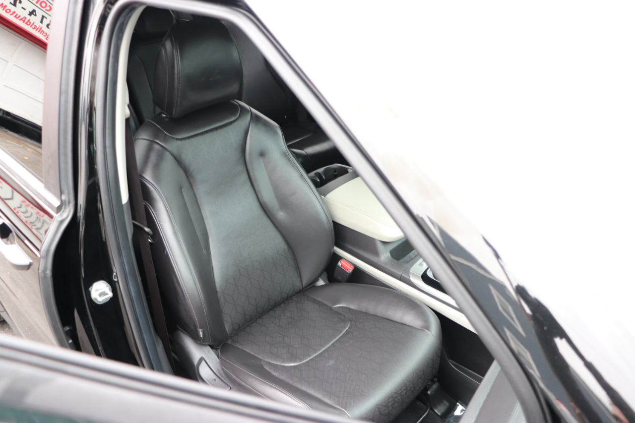 Kia Carnival LX FWD w/Seat Pkg 2024