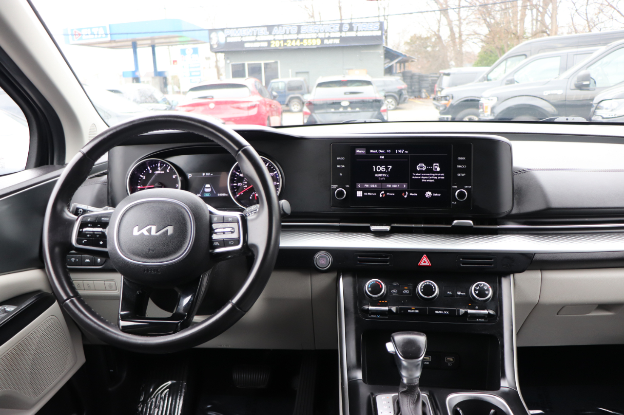 Kia Carnival LX FWD w/Seat Pkg 2024