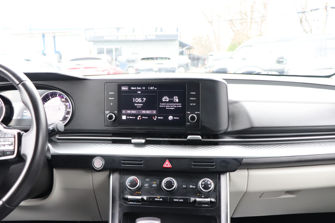 Kia Carnival LX FWD w/Seat Pkg 2024