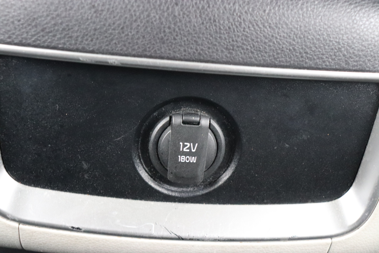 Kia Carnival LX FWD w/Seat Pkg 2024