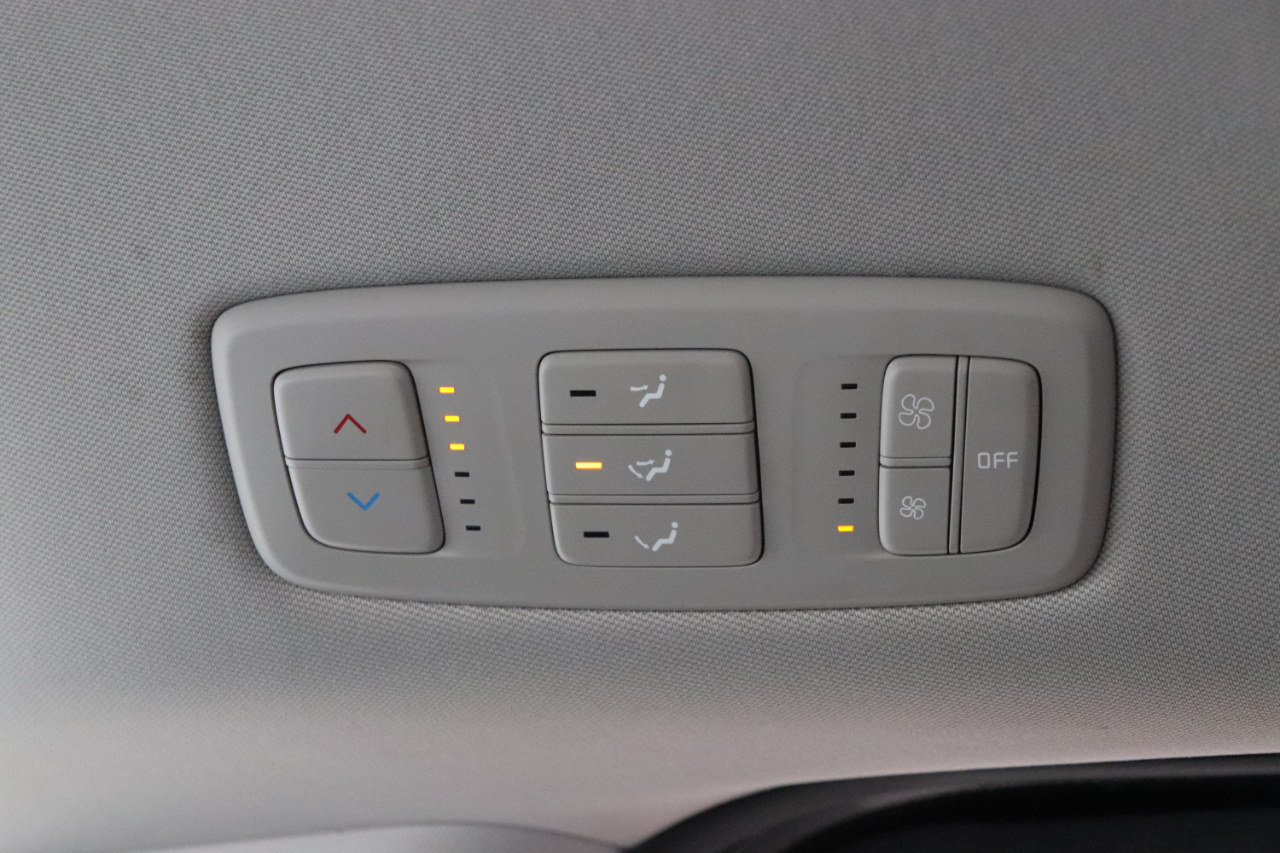 Kia Carnival LX FWD w/Seat Pkg 2024