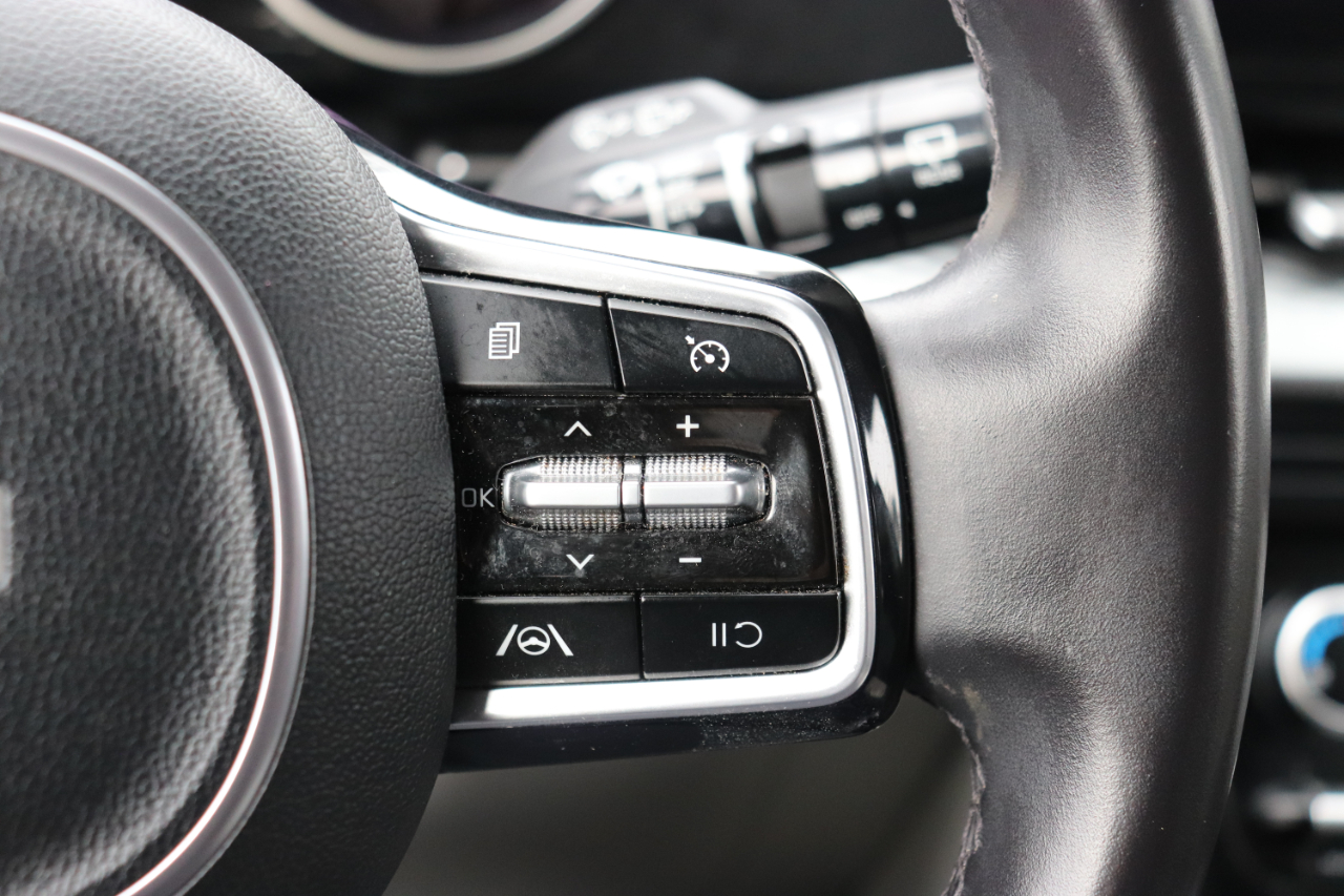 Kia Carnival LX FWD w/Seat Pkg 2024