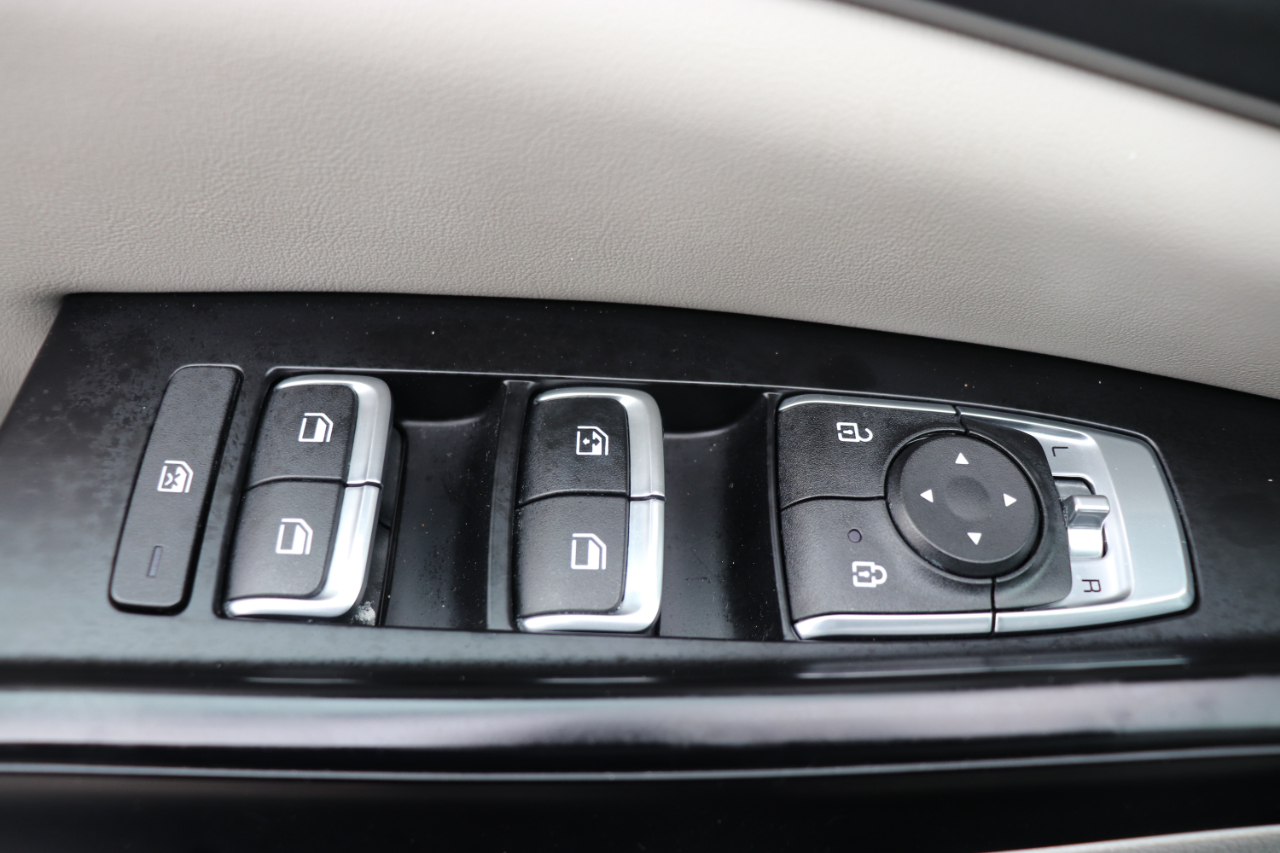 Kia Carnival LX FWD w/Seat Pkg 2024