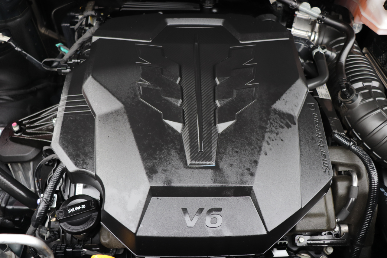 Kia Carnival LX FWD w/Seat Pkg 2024