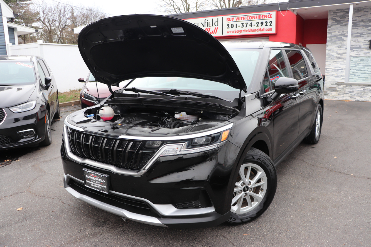 Kia Carnival LX FWD w/Seat Pkg 2024