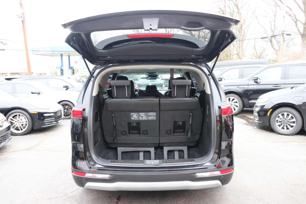 Kia Carnival LX FWD w/Seat Pkg 2024