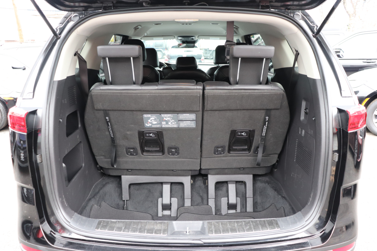 Kia Carnival LX FWD w/Seat Pkg 2024