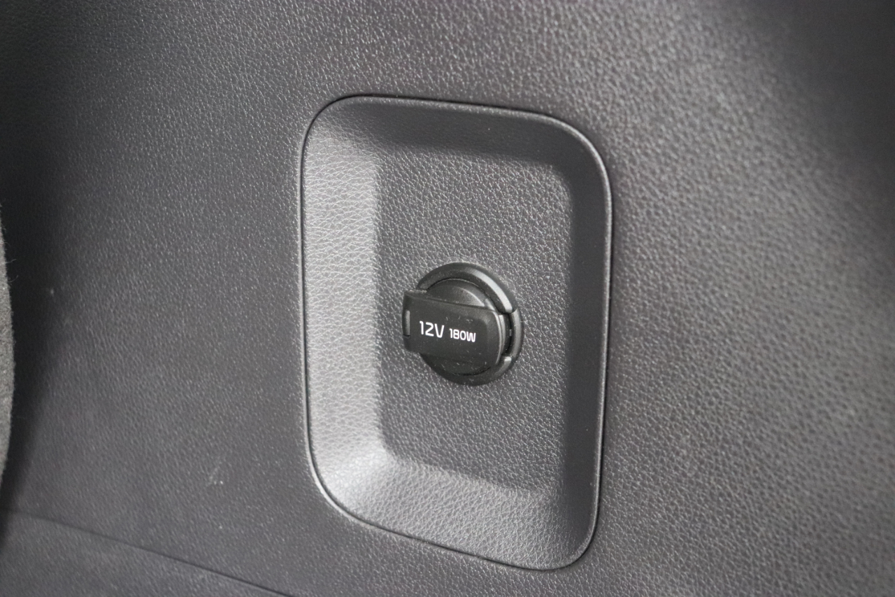 Kia Carnival LX FWD w/Seat Pkg 2024