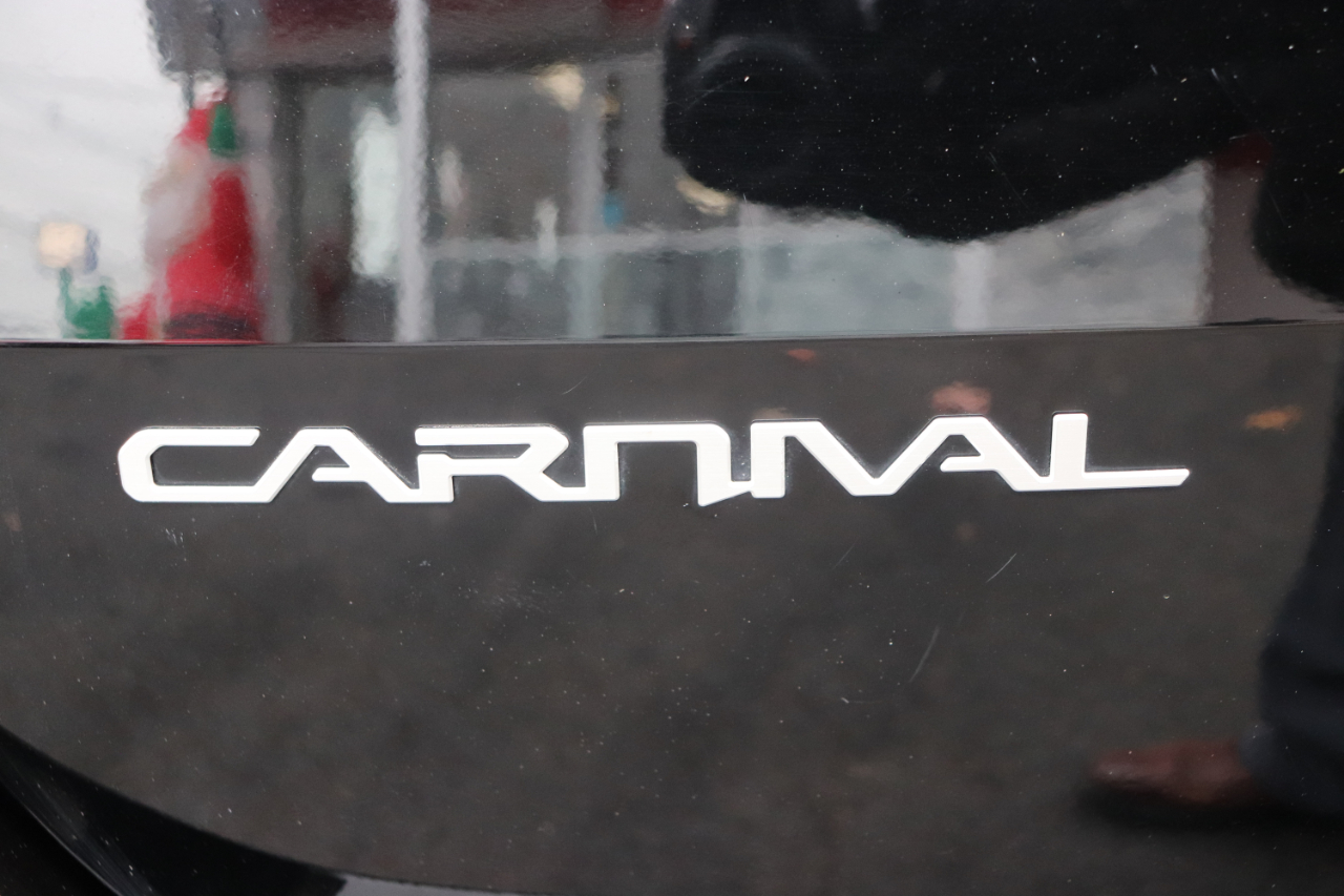 Kia Carnival LX FWD w/Seat Pkg 2024