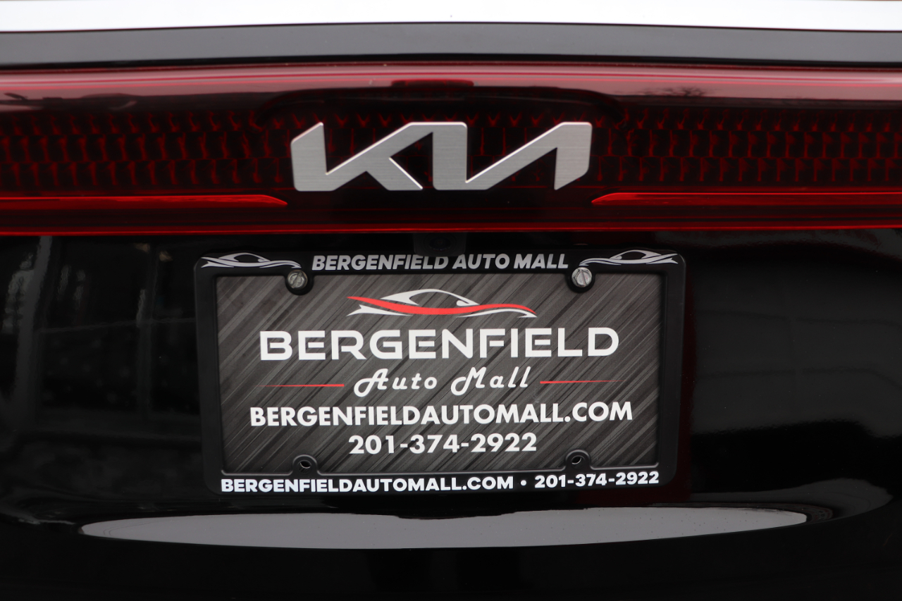 Kia Carnival LX FWD w/Seat Pkg 2024