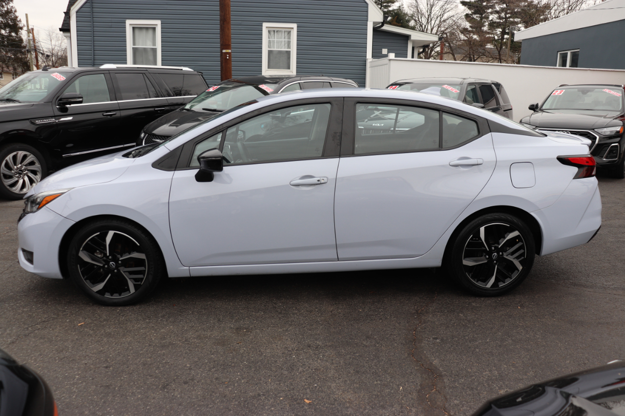 Nissan Versa SR CVT 2024