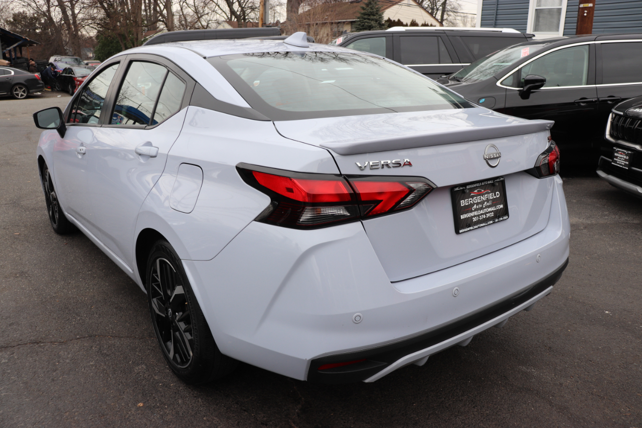Nissan Versa SR CVT 2024