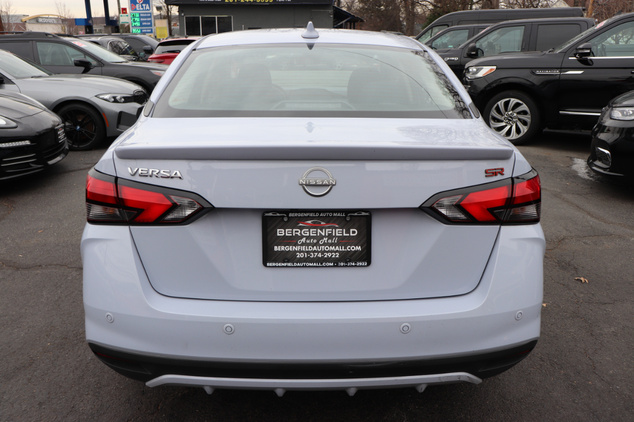 Nissan Versa SR CVT 2024