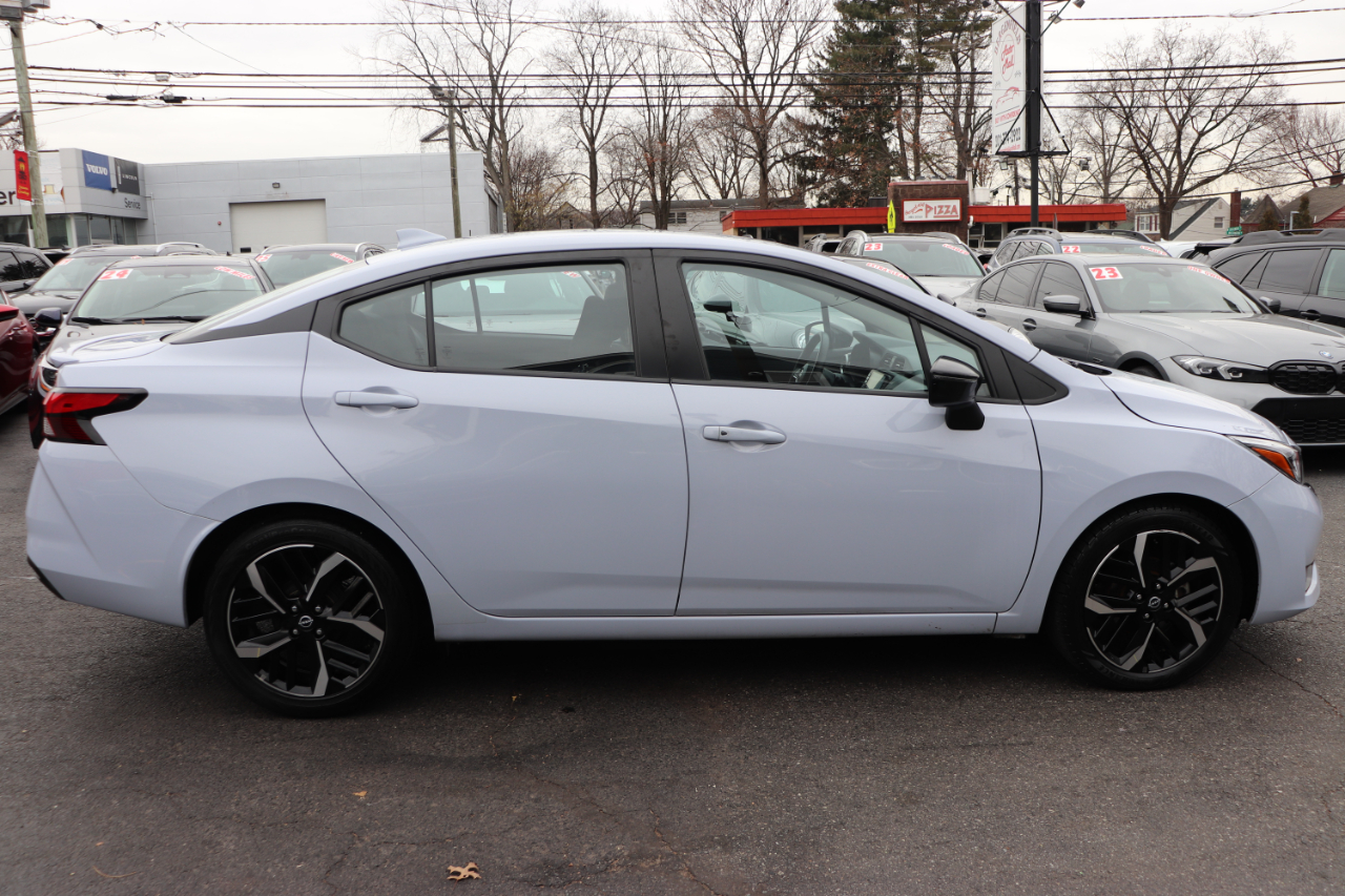 Nissan Versa SR CVT 2024