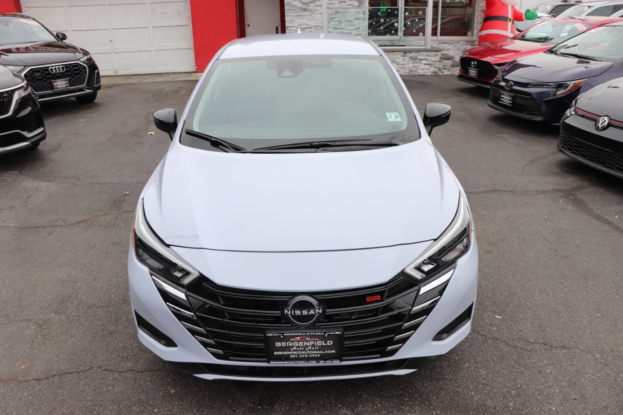 Nissan Versa SR CVT 2024