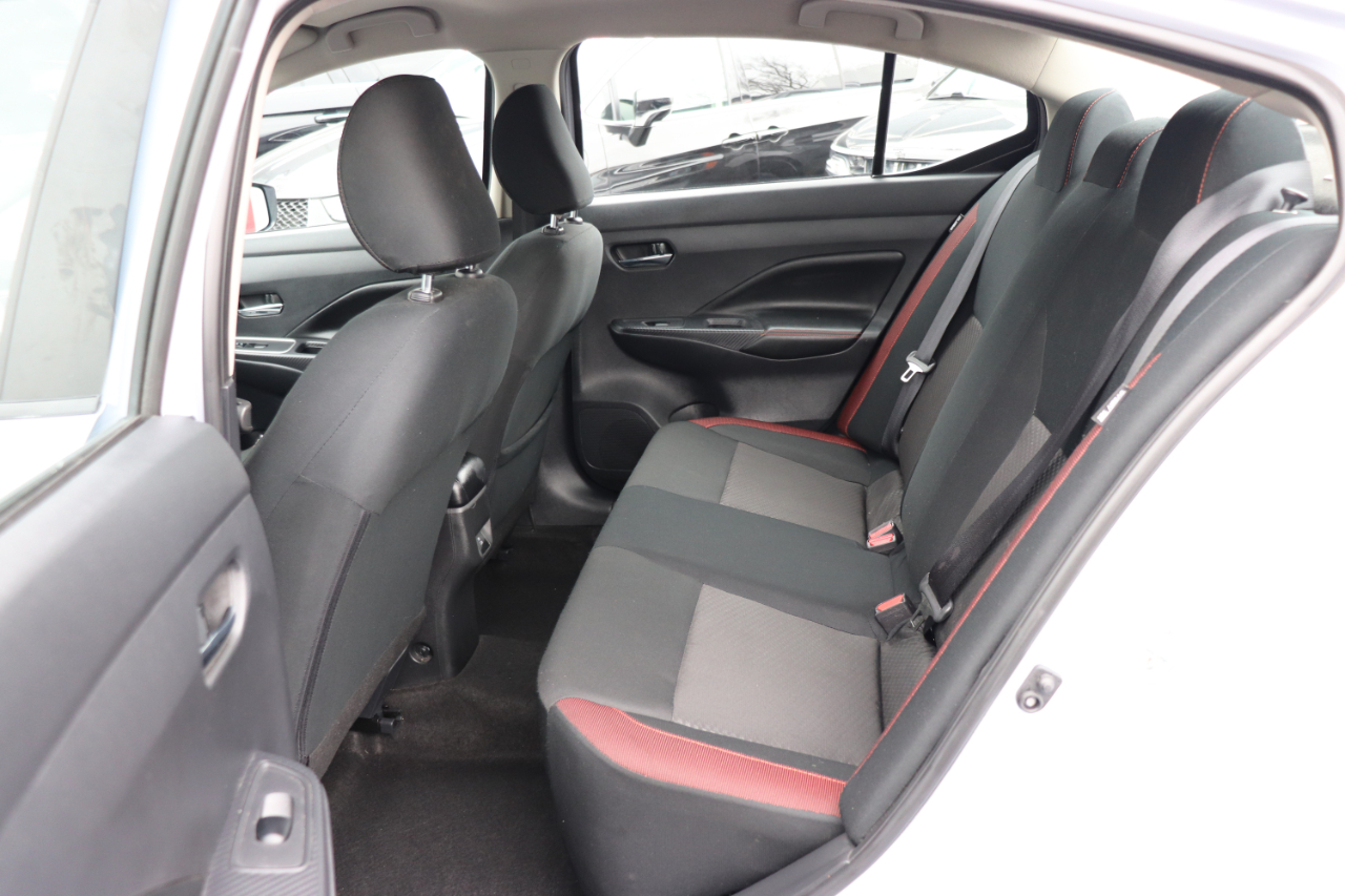 Nissan Versa SR CVT 2024