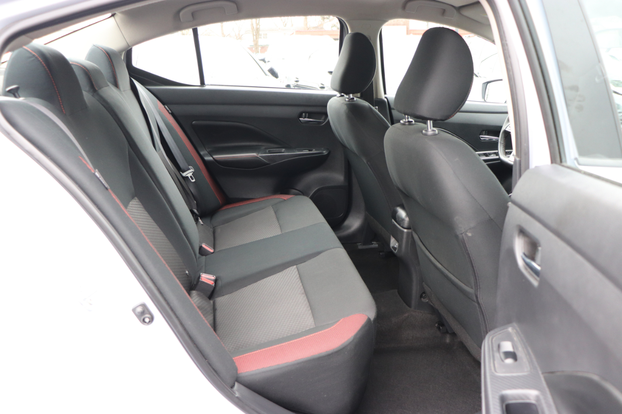 Nissan Versa SR CVT 2024