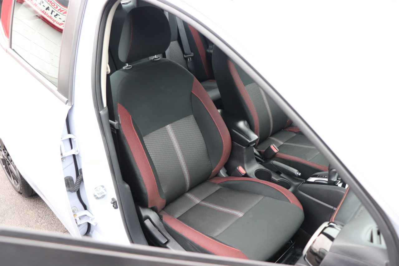 Nissan Versa SR CVT 2024