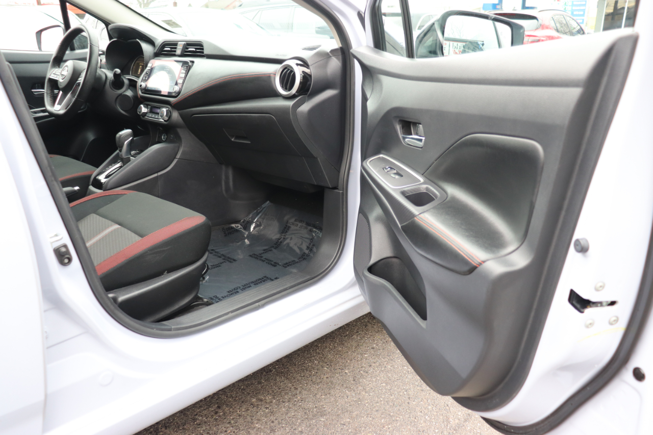 Nissan Versa SR CVT 2024