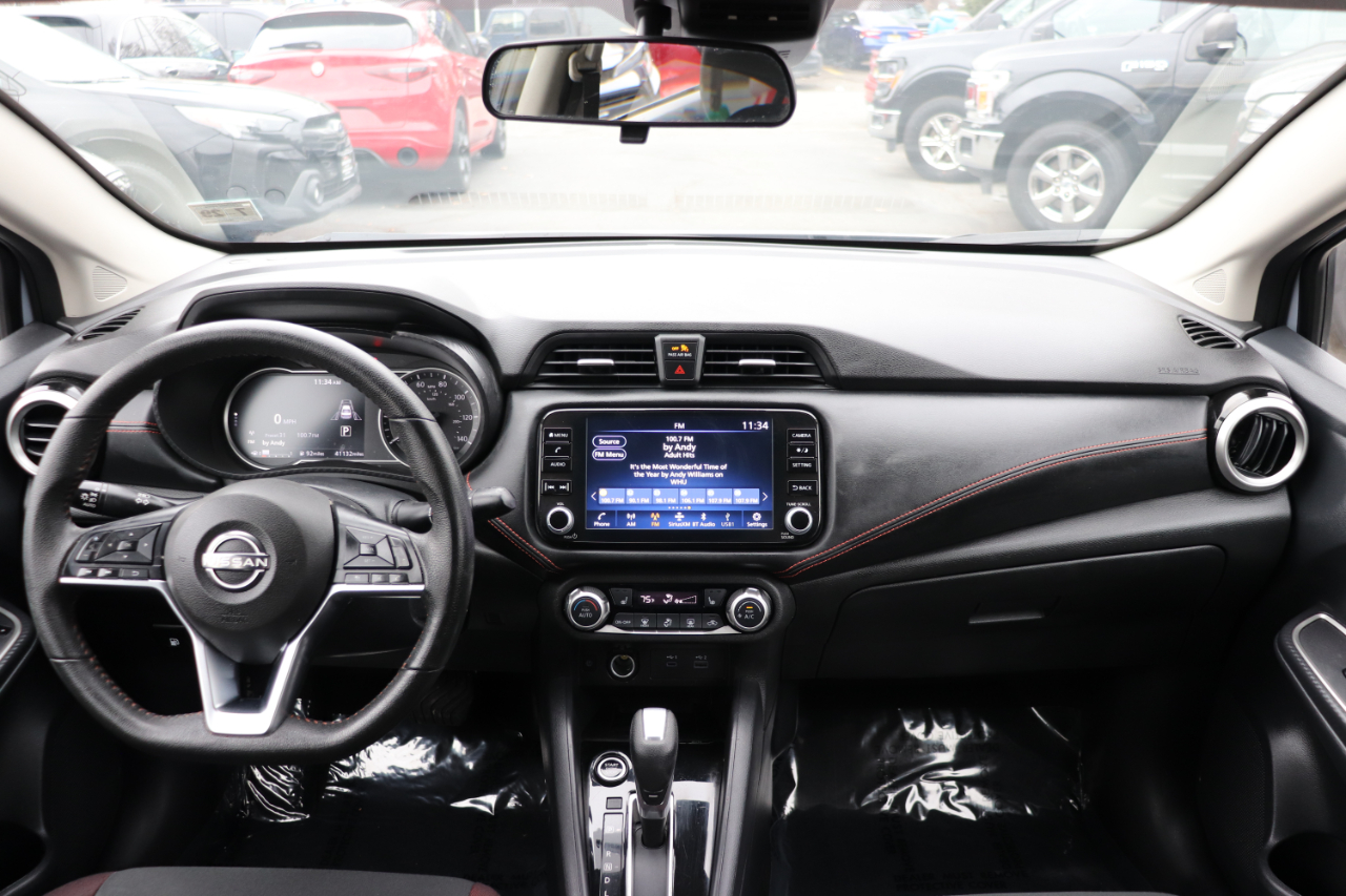 Nissan Versa SR CVT 2024