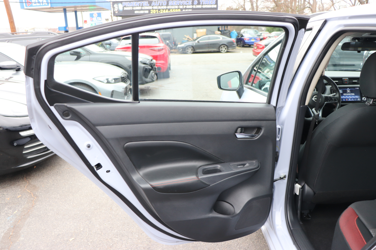 Nissan Versa SR CVT 2024
