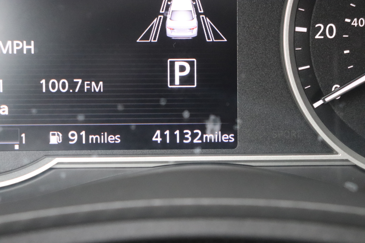 Nissan Versa SR CVT 2024