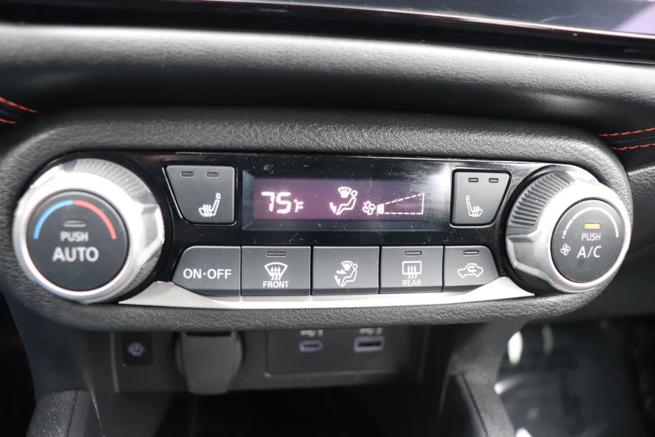 Nissan Versa SR CVT 2024