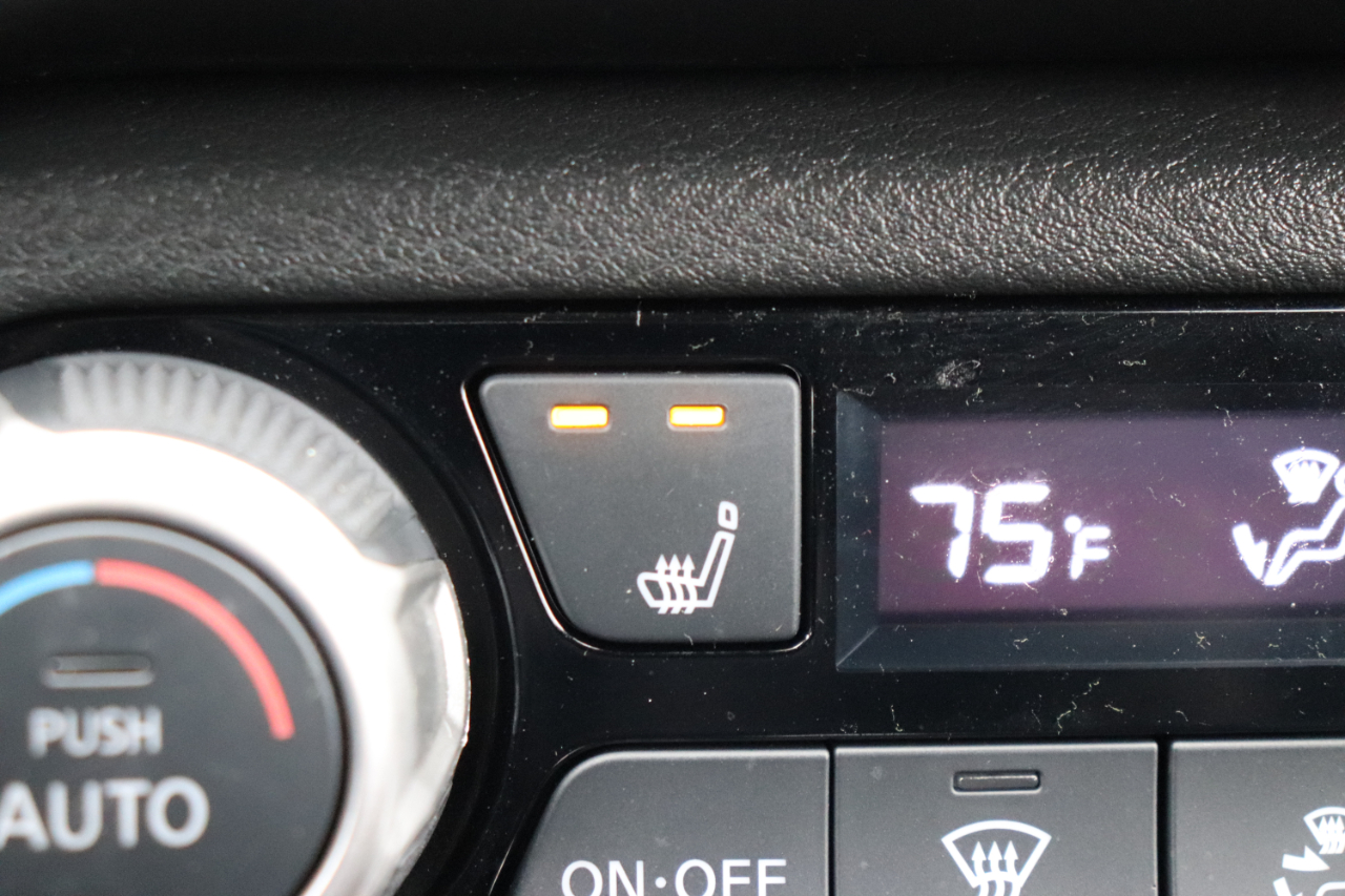 Nissan Versa SR CVT 2024