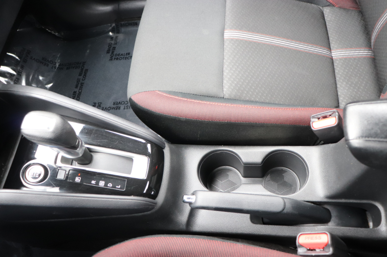 Nissan Versa SR CVT 2024