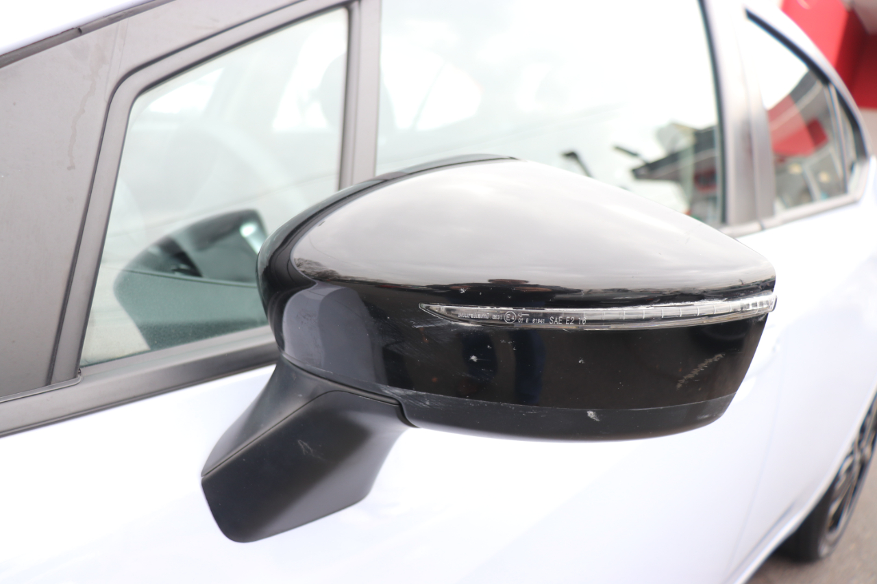 Nissan Versa SR CVT 2024