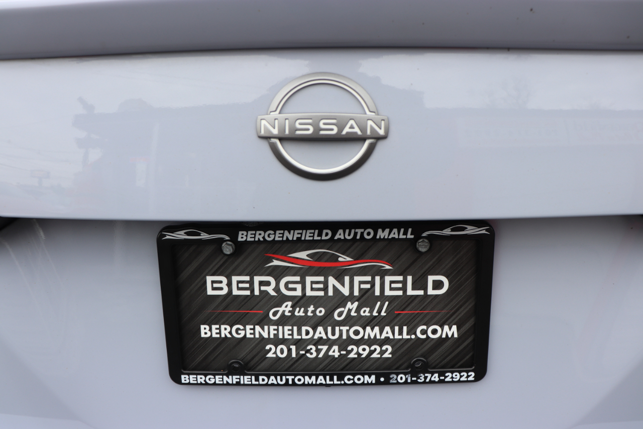 Nissan Versa SR CVT 2024