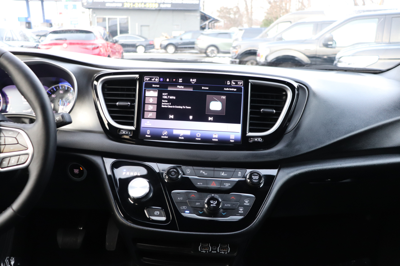 Chrysler Pacifica Select FWD 2025