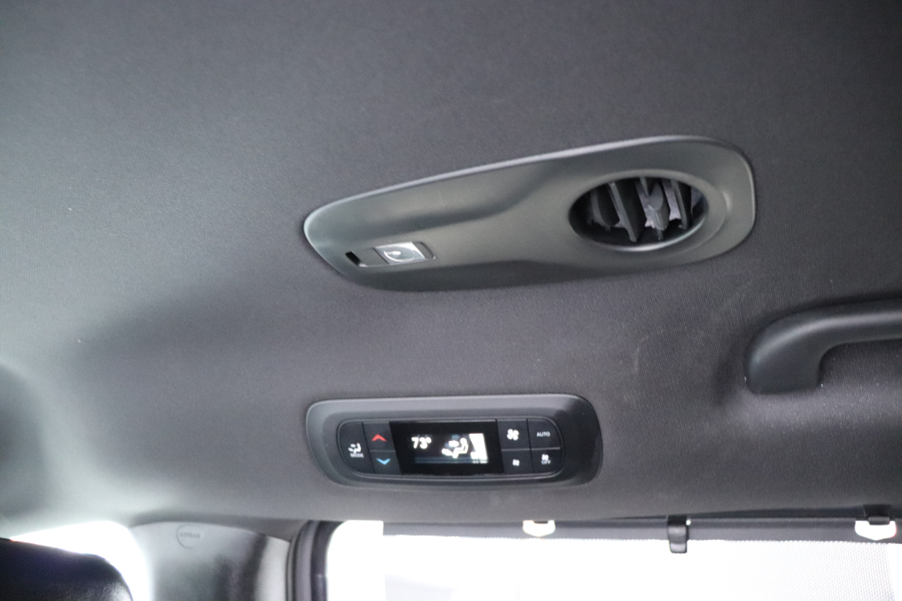 Chrysler Pacifica Select FWD 2025